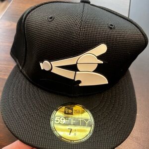New Era Black 59FIFTY Fitted Hat NWT